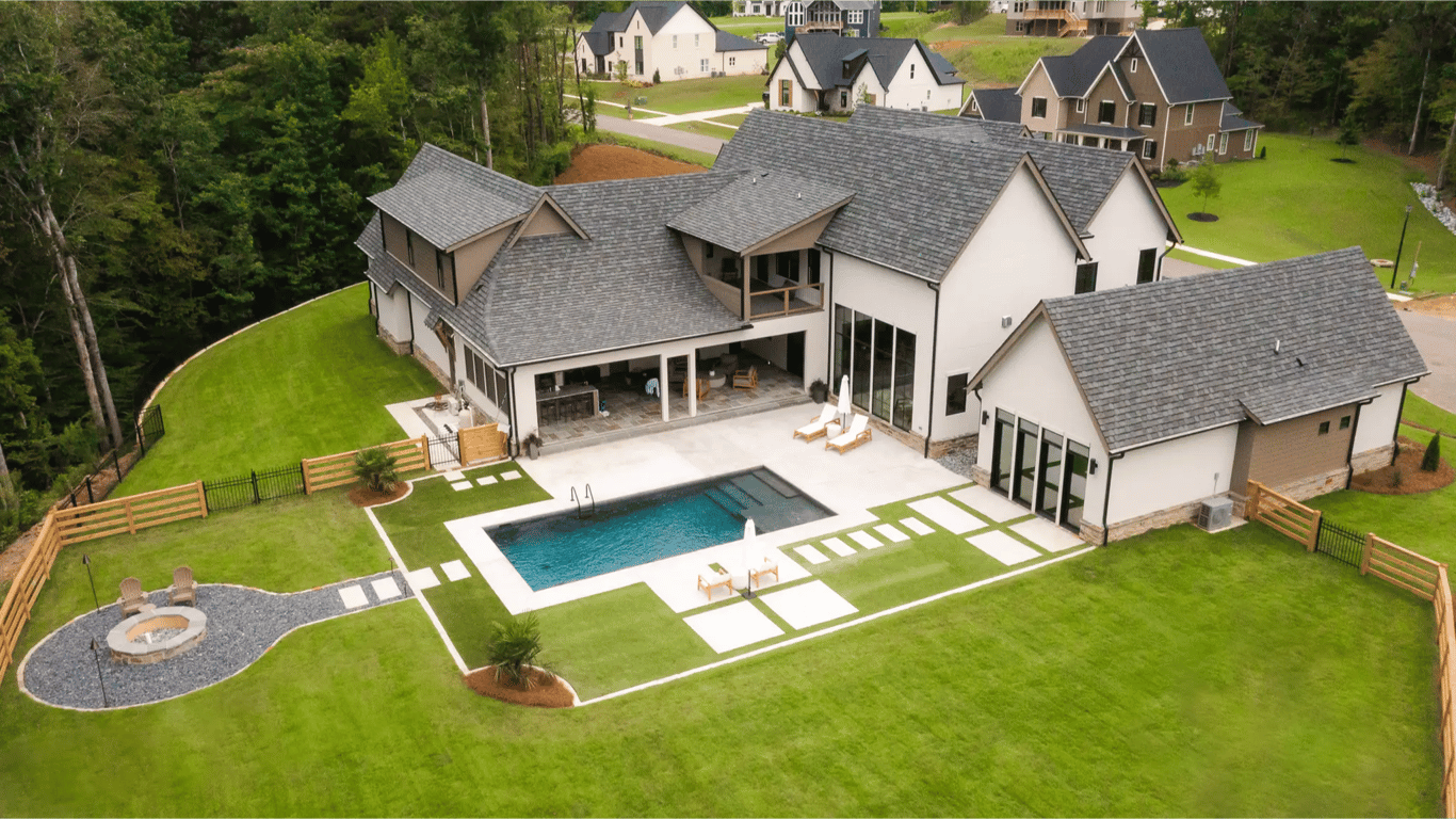 Landscaping House with Pool